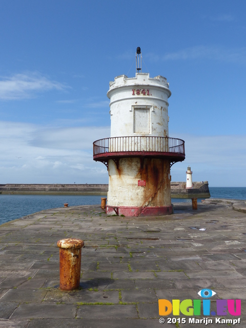 FZ018491 Whitehaven lighthouse and viewing tower